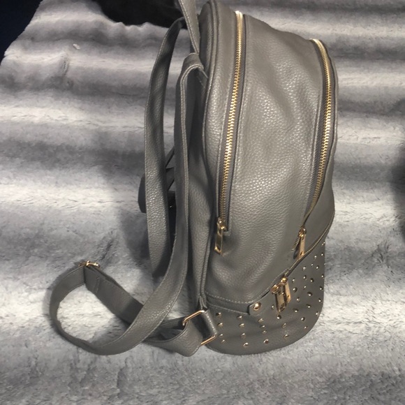 Back pack - Picture 2 of 5